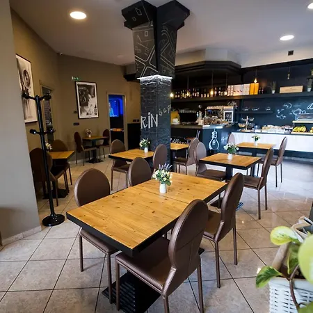 阿拉玛诺皮克洛酒店